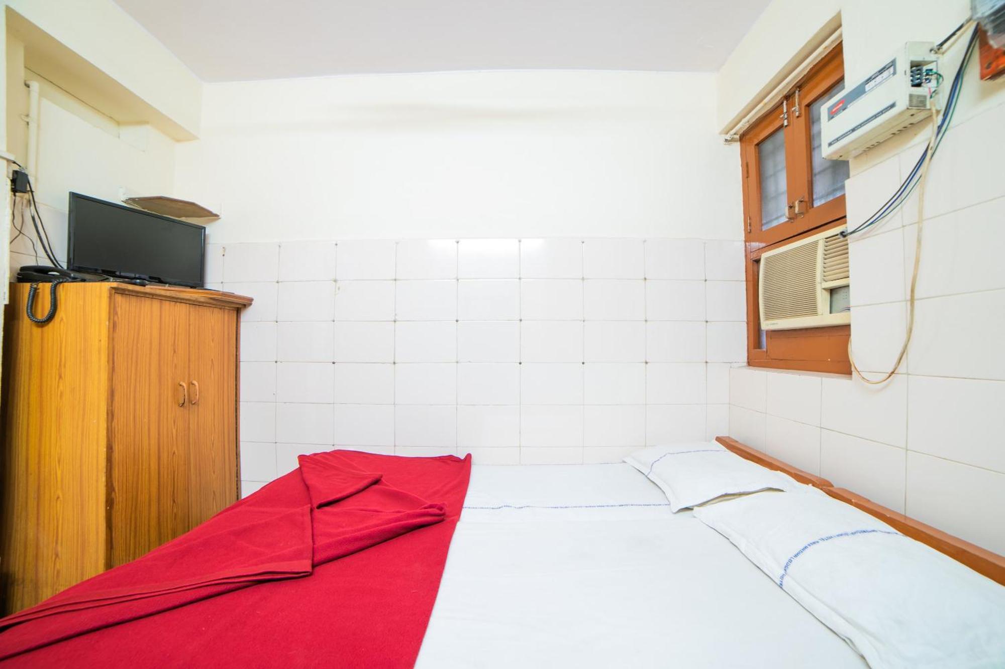 Hotel O Sree Radha Lodge Near Snow World Secundurabad Exterior photo