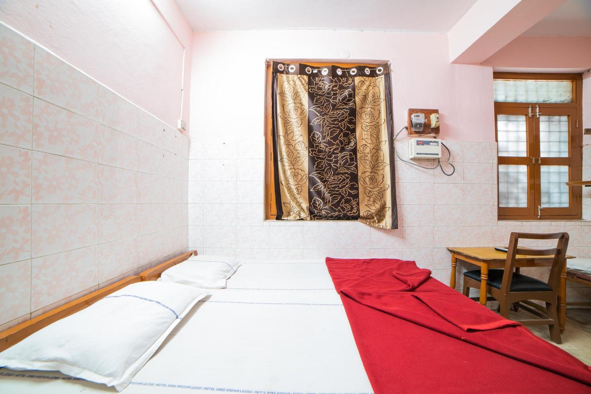 Hotel O Sree Radha Lodge Near Snow World Secundurabad Exterior photo